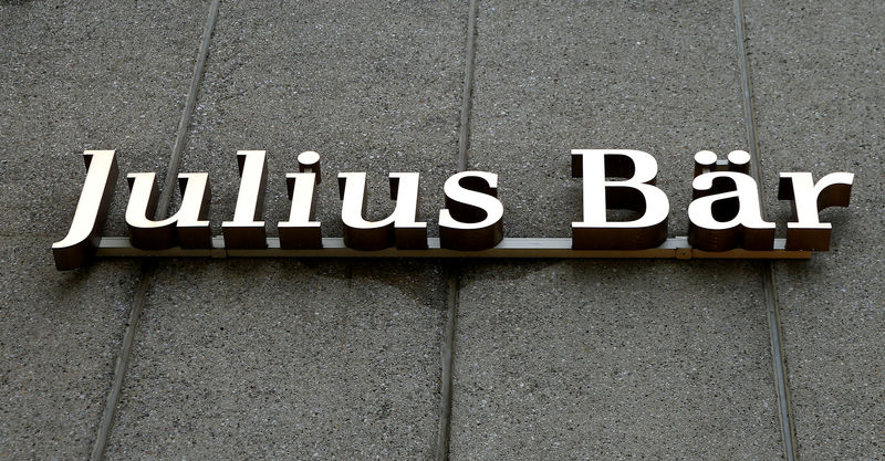 © Reuters. FILE PHOTO: Logo of Swiss private bank Julius Baer in Zurich