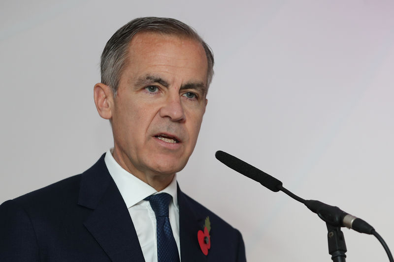 © Reuters. FILE PHOTO:  Britain's Governor of the Bank of England, Mark Carney, speaks during a news conference to launch the character selection process for the new £50 note at the Science Museum in London