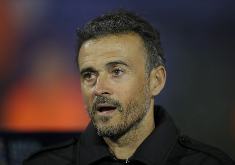 © Reuters. Luis Enrique, cuestionado por no poder reconstruir la Selección Española