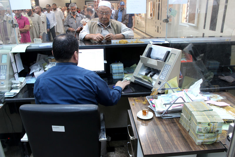 © Reuters. حصري-ليبيا تتوقع استقرار سعر الصرف في 2019