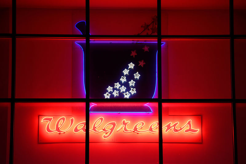 © Reuters. A Walgreens pharmacy store sign is photographed in Austin, Texas