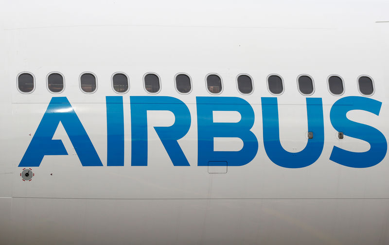 © Reuters. The logo of Airbus is seen on an Airbus A330-800 aircraft after a flight event presentation in Colomiers near Toulouse