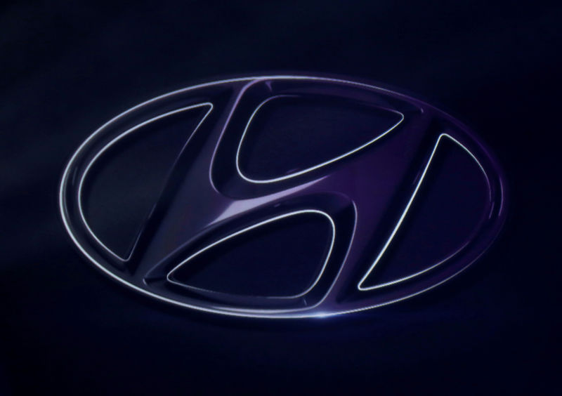 © Reuters. FILE PHOTO: The logo of Hyundai Motor is seen on wall at a event in Mexico City