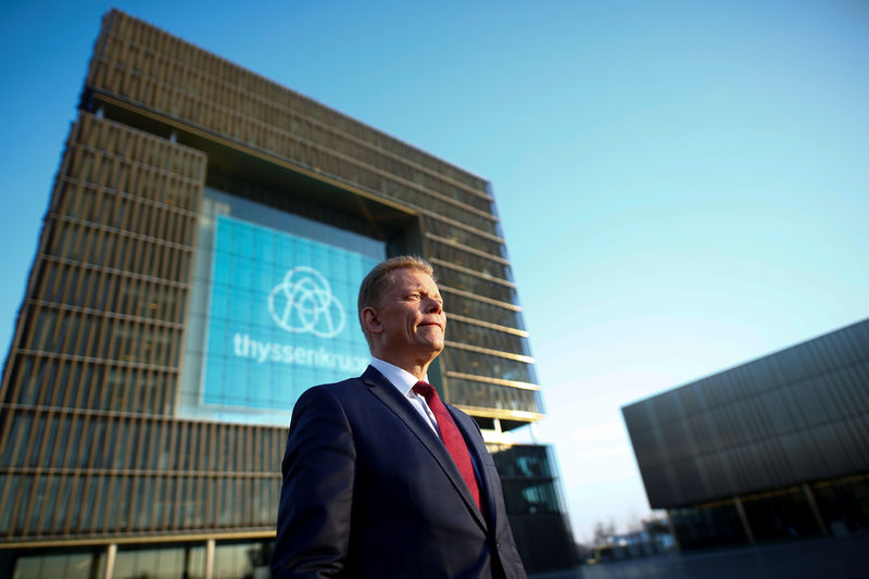© Reuters. Guido Kerkhoff, Chief Executive of Thyssenkrupp AG, poses before the annual news conference in Essen