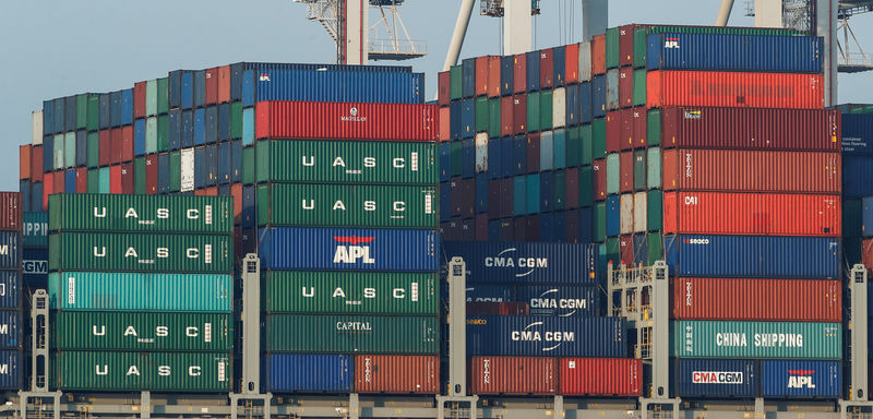 © Reuters. FILE PHOTO: Containers are seen on a container ship at DP World, Southampton Docks