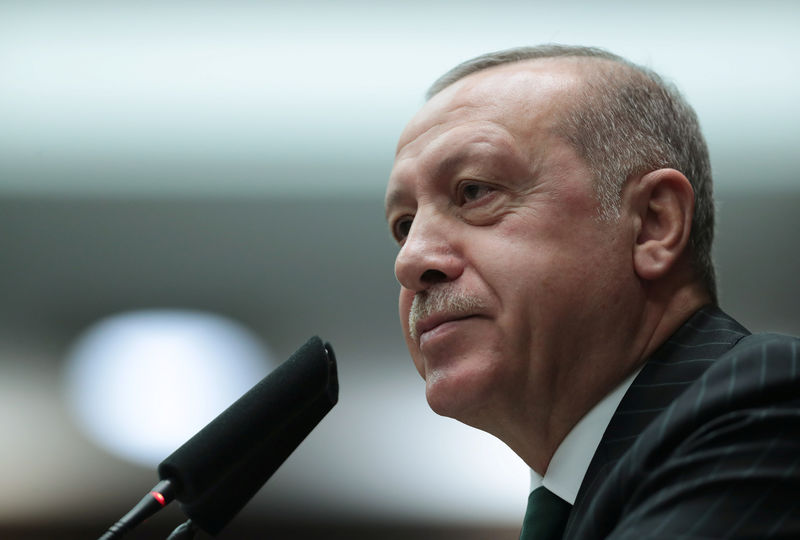 © Reuters. أردوغان: قرار محكمة أوروبية بشأن سياسي سجين مساندة للإرهاب