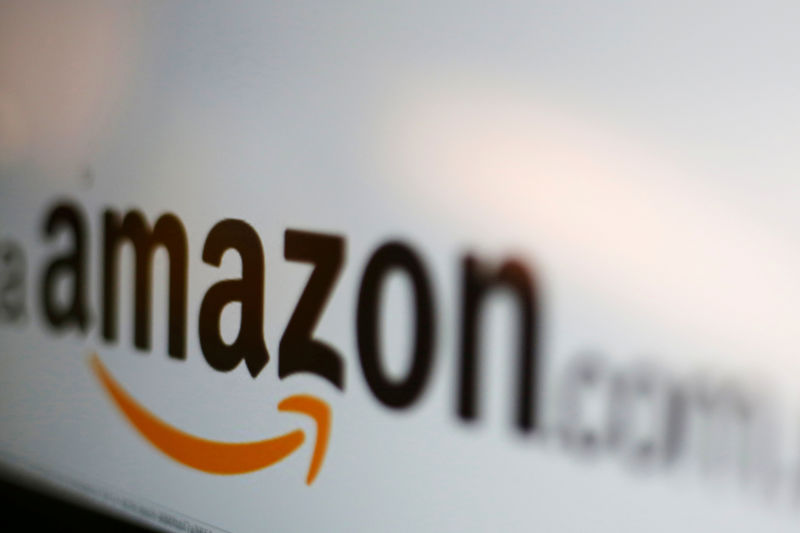 © Reuters. FILE PHOTO - The Amazon logo is pictured in this illustration photo
