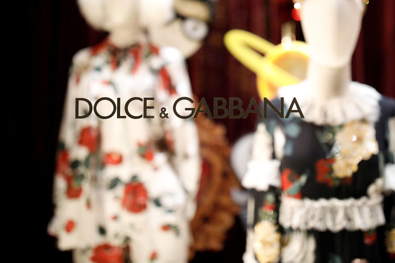 © Reuters. Dolce & Gabbana cancela un desfile en Shanghái tras un controvertido anuncio