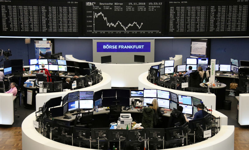 © Reuters. Торговый зал Франкфуртской фондовой биржи