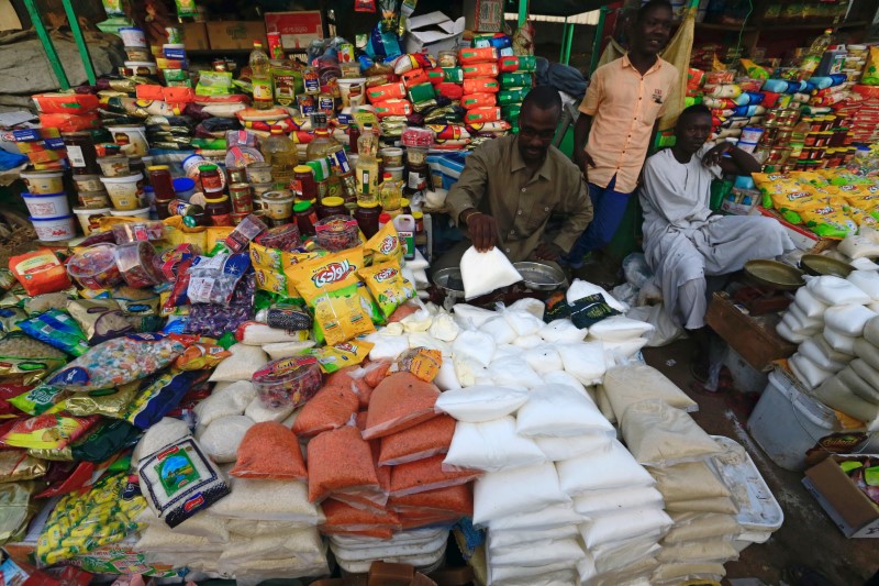 © Reuters. جهاز الإحصاء: التضخم في السودان يتراجع قليلا إلى 68.44% في أكتوبر