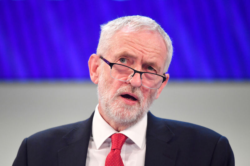 © Reuters. Jeremy Corbyn, leader of the Labour Party, speaks at the Confederation of British Industry's (CBI) annual conference in London