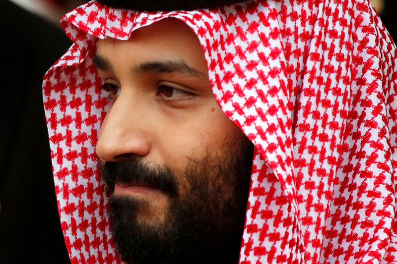 © Reuters. ولي عهد السعودية يصل إلى البحرين