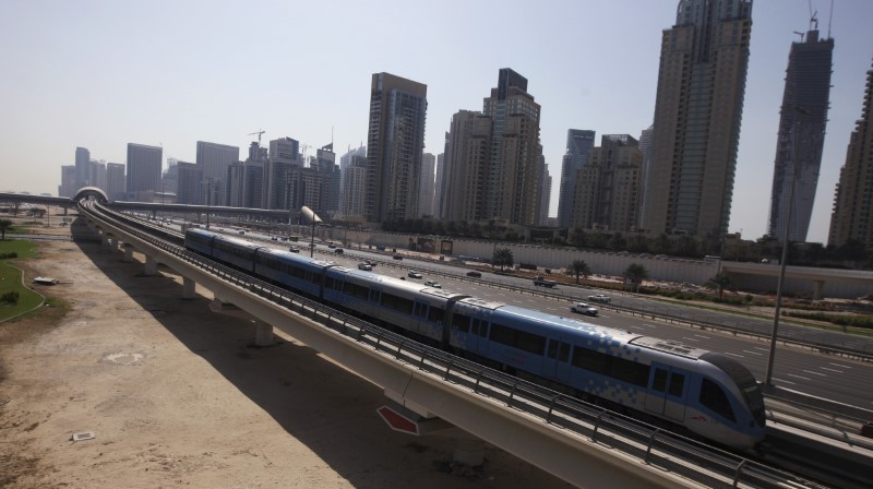 © Reuters. المالية الإماراتية تتفق مع أبوظبي على تمويل المرحلة الثانية لشبكة سكك حديدية