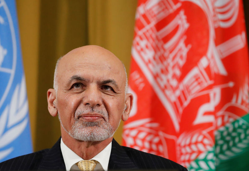 © Reuters. الرئيس الأفغاني يشكل فريقا للتفاوض على السلام مع طالبان