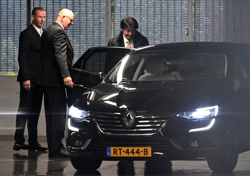 © Reuters. Tsuyoshi Yamaguchi leaves after the Renault-Nissan-Mitsubishi alliance meeting, in Amsterdam