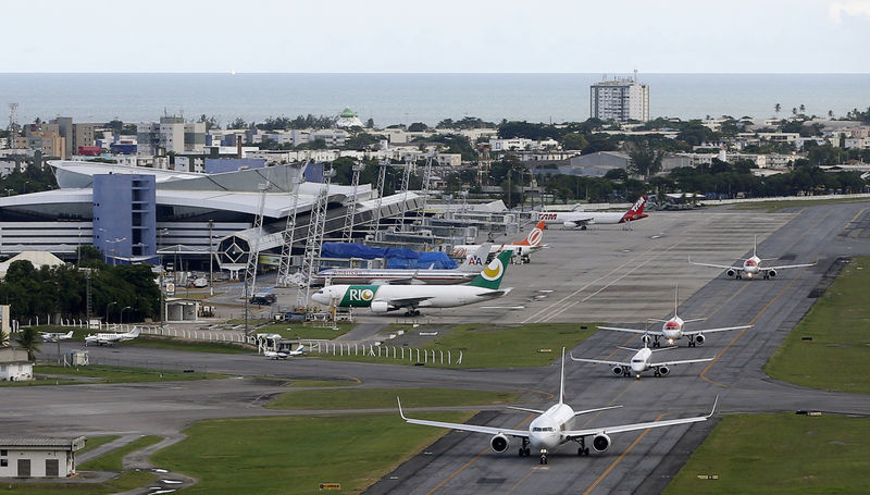 © Reuters. Visão aérea do aeroporto internacional de Recife, no Nordeste do Brazil