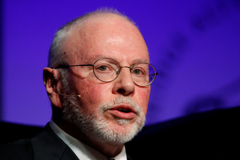 © Reuters. Singer, founder, CEO, and co-chief investment officer for Elliott Management Corporation, speaks during the Skybridge Alternatives Conference in Las Vegas