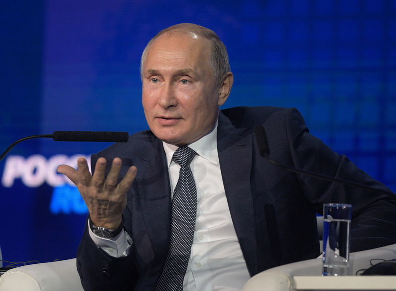 © Reuters. وكالة: الكرملين يأسف لإلغاء ترامب اجتماعه مع بوتين