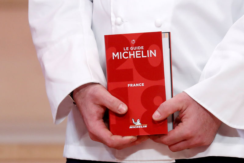 © Reuters. La Guía Michelin otorga por primera vez tres estrellas a una mujer estadounidense