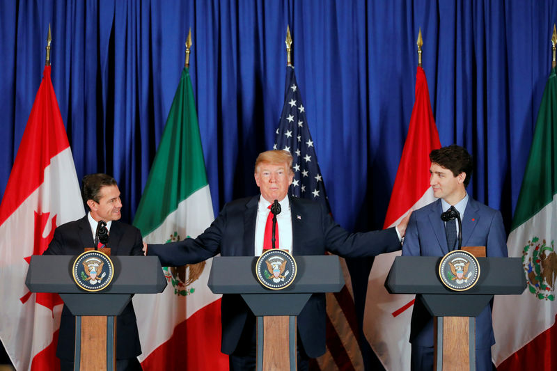 © Reuters. Presidente dos Estados Unidos, Donald Trump, presidente do México, Enrique Peña Nieto, e primeiro-ministro do Canadá, Justin Trudeau, em Buenos Aires