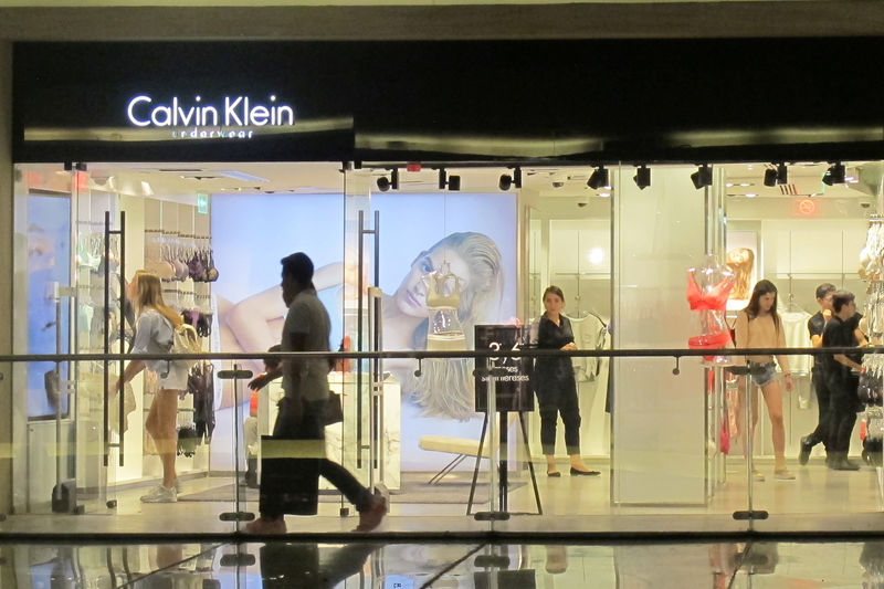 © Reuters. Calvin Klein store is seen at a commercial center in Mexico City