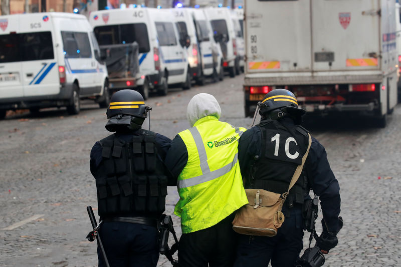 © Reuters. FRANCE: LA MANIFESTATION DES "GILETS JAUNES" SOUS HAUTE SURVEILLANCE