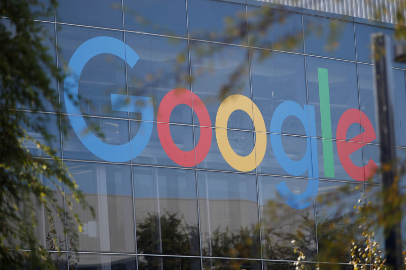© Reuters. FILE PHOTO: A Google logo is seen at the company's headquarters in California