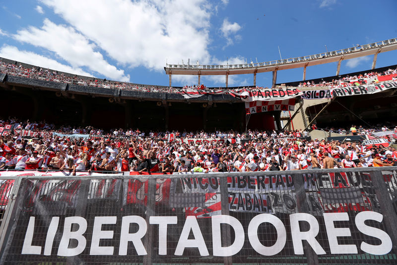 © Reuters. ريفر بليت يرفض إقامة نهائي كأس ليبرتادوريس في مدريد