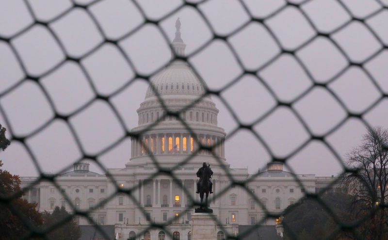 © Reuters. El senado de EEUU aprueba una legislación para financiar agencias federales hasta el 8 de febrero