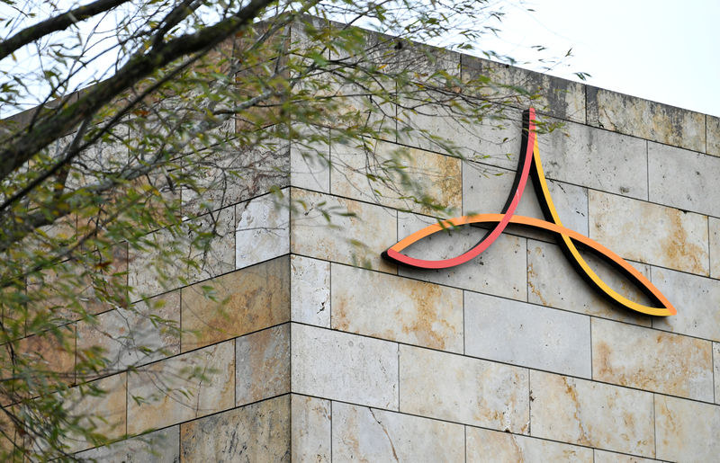 © Reuters. Logo do grupo Renault-Nissan-Mitsubishi em Amsterdã, Holanda