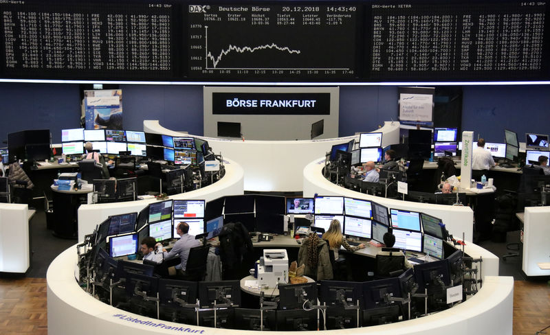 © Reuters. The German share price index DAX graph at the stock exchange in Frankfurt