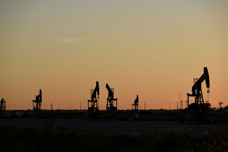 © Reuters. Sondas de petróleo em Midland, Texas, EUA