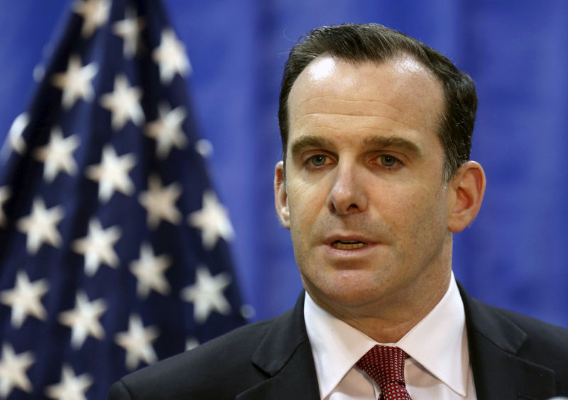 © Reuters. FILE PHOTO: Brett McGurk, U.S. envoy to the coalition against Islamic State, speaks to during news conference at the U.S. Embassy in Baghdad