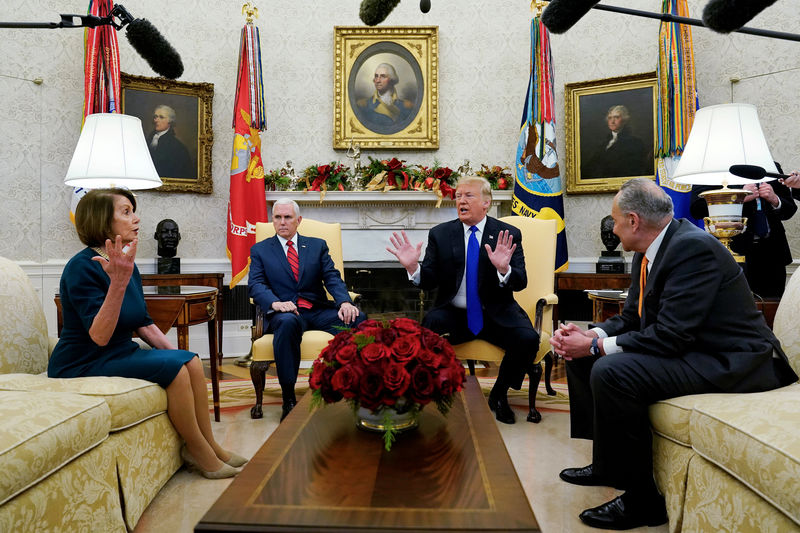 © Reuters. FILE PHOTO: President Trump meets with Schumer and Pelosi at the White House in Washington