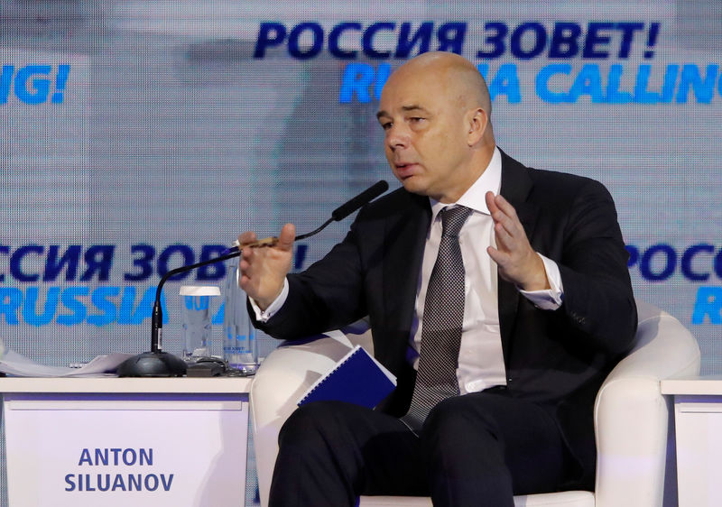 © Reuters. Russia's Finance Minister Siluanov attends a session of the VTB Capital Investment Forum "Russia Calling!" in Moscow