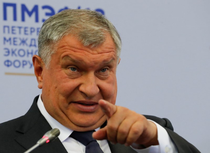 © Reuters. Presidente-executivo da Rosneft, Igor Sechin, na Rússia