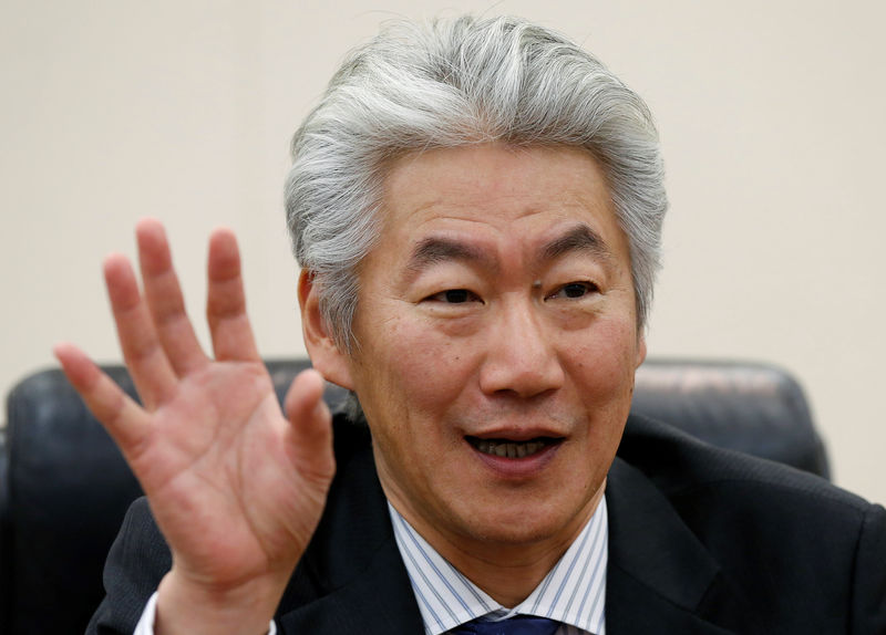© Reuters. FILE PHOTO:  Nomura Holdings' CEO Nagai speaks during an interview with Reuters in Tokyo