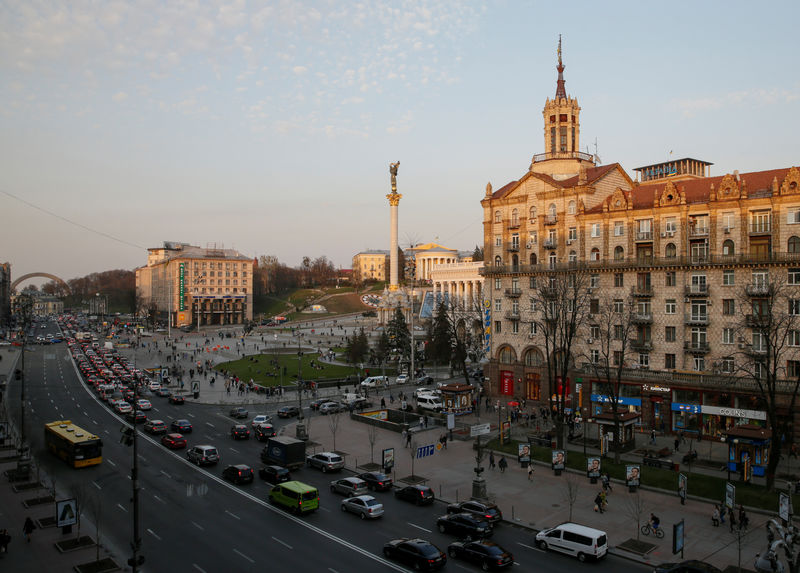 © Reuters. Вид на улицу Крещатик в центре Киева