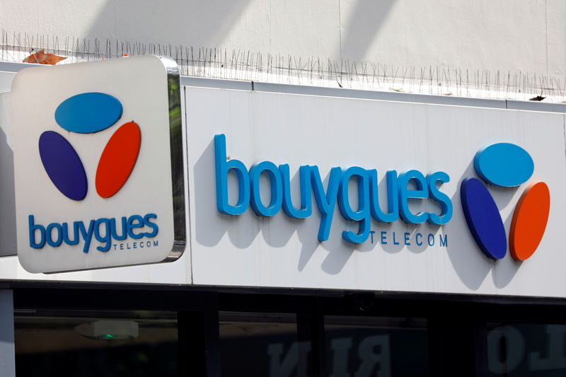 © Reuters. BOUYGUES TELECOM MIS À L'AMENDE POUR UN INCIDENT DE SÉCURITÉ