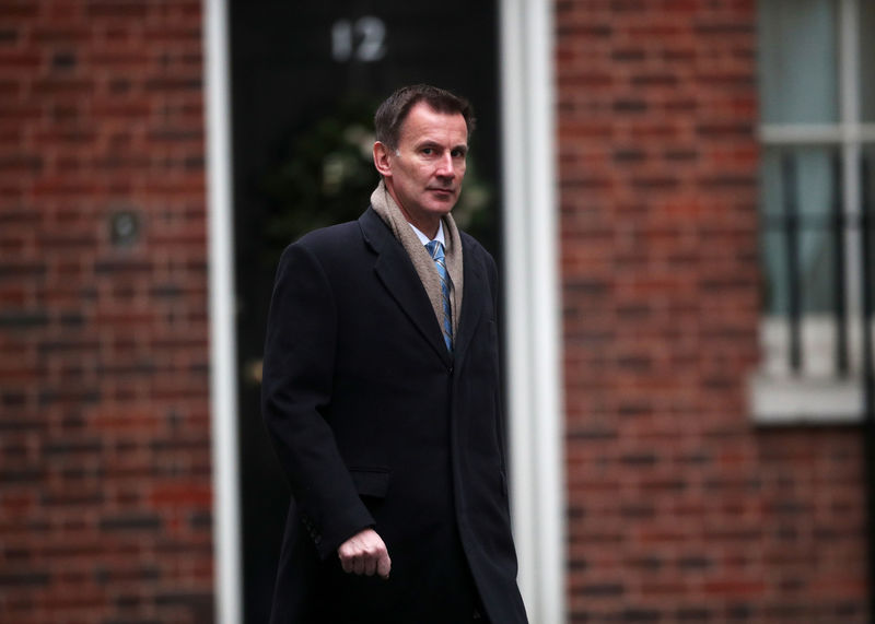 © Reuters. El secretario de Exteriores de Reino Unido Jeremy Hunt llega a Downing Street, Londres