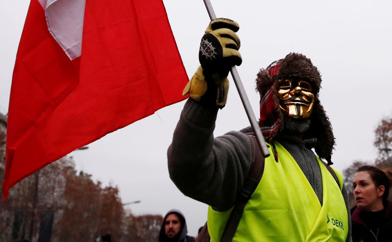 © Reuters. تراجع كبير في أعداد المشاركين في احتجاجات السترات الصفراء في فرنسا