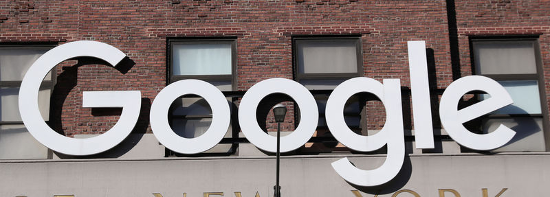 © Reuters. Google signage is seen at the Google headquarters in the Manhattan borough of New York City, New York