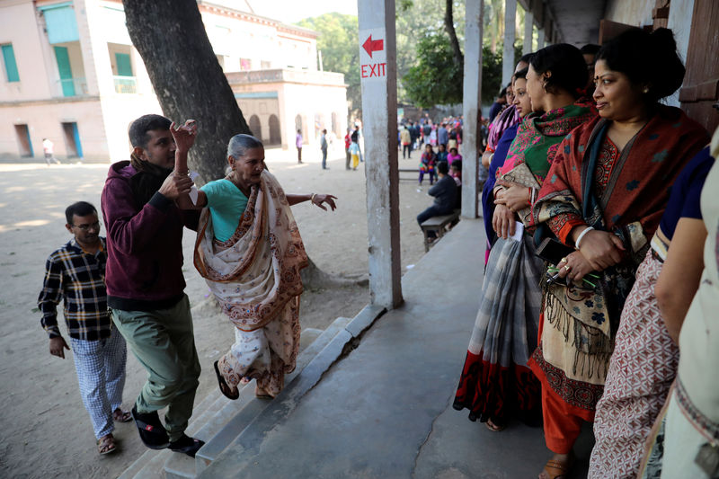© Reuters. حصري-اللجنة الانتخابية في بنجلادش تحقق في شكاوى بشأن تلاعب في التصويت