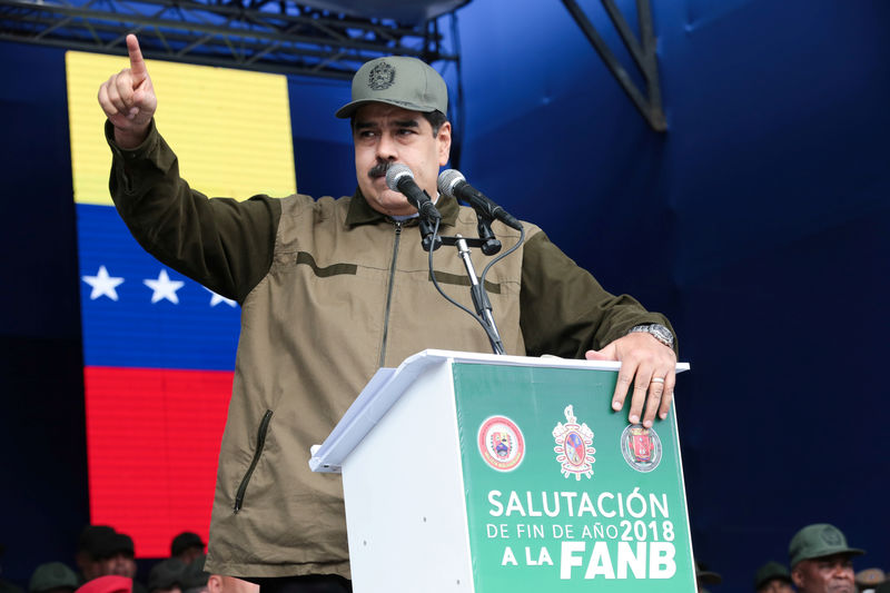 © Reuters. Venezuela ofrece ayuda para investigar presunto atentado contra presidente de Colombia