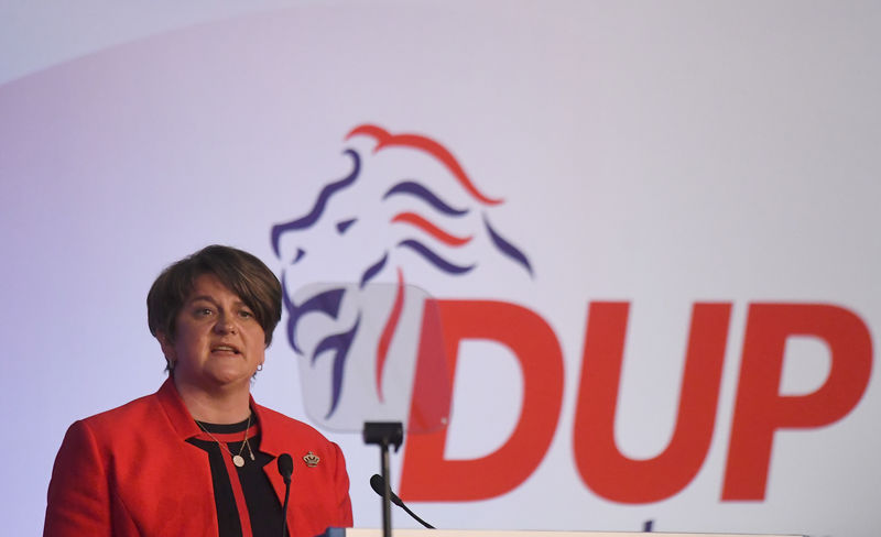 © Reuters. Democratic Unionist Party leader Arlene Foster speaks, at the DUP annual party conference in Belfast