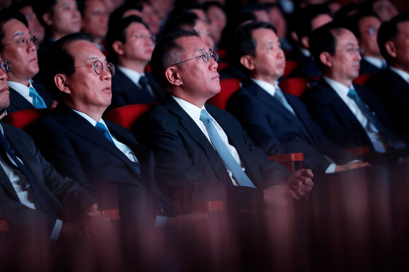 © Reuters. Chief Vice Chairman of Hyundai Motor Group Chung Eui-sun attends the company's new year ceremony in Seoul