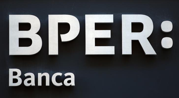 © Reuters. Il logo di Bper a Milano