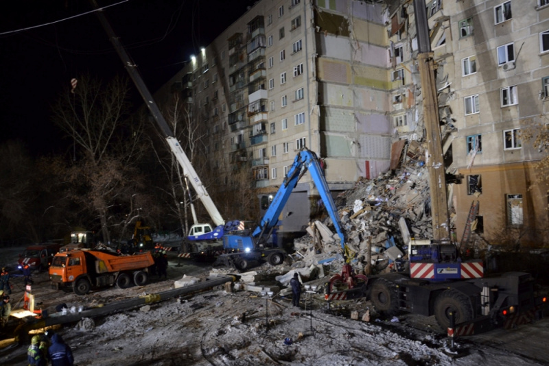 © Reuters. ارتفاع قتلى انهيار عقار سكني في روسيا إلى 18 قتيلا