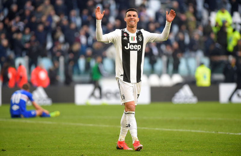 © Reuters. Cristiano Ronaldo dopo la vittoria della Juventus sulla Sampdoria