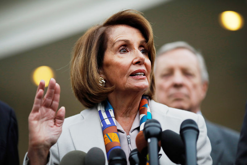 © Reuters. House Democratic leader Pelosi speaks after border security briefing at the White House in Washington